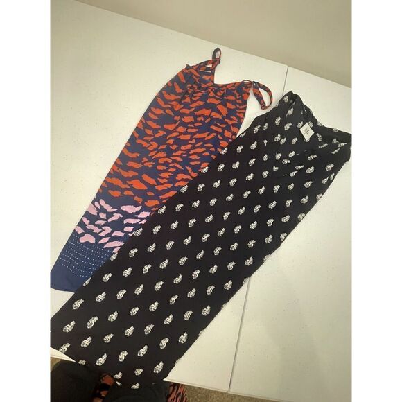 Two 2 Cabi Small Sleeveless Blouses Lot Bundle - Picture 1 of 14